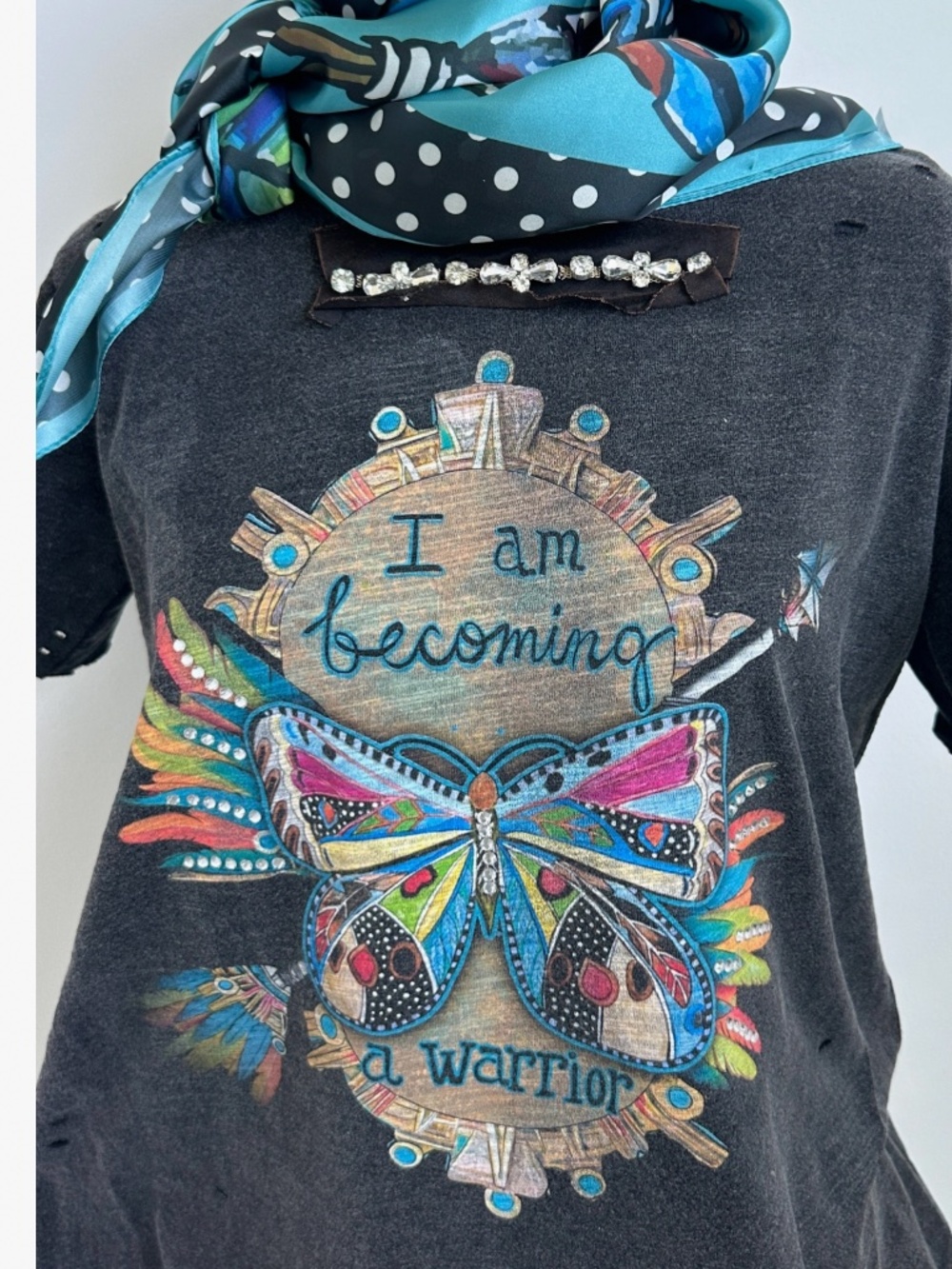 🎉 A RARE BIRD “ WARRIOR “ A RARE BIRD 3/4 SLEEVE TEE WITH RHINESTONE DETAIL - Picture 2 of 3